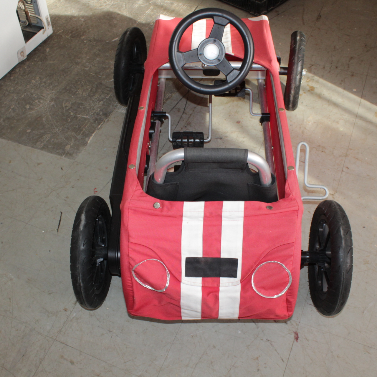 Voir photo 3 de Voiture à pédale vintage Tomazino Voiture à pédale vintage Tomazino Bon état - Vue 3 -